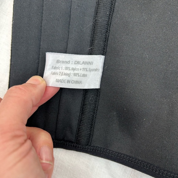 DILANNI Waist Trainer Corset in Black - Picture 10 of 13